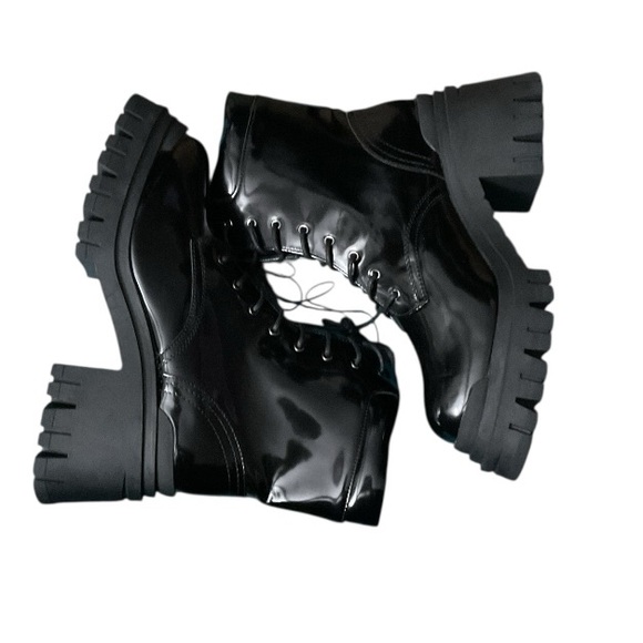 🦄 Forever 21 Glossy Black Moto Boots RT $45 - Picture 4 of 11